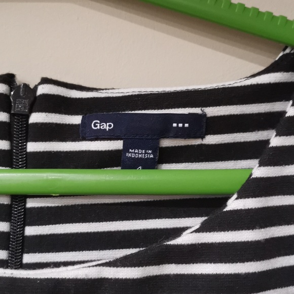 Gap | Black and White Stripe Dress - Picture 3 of 4